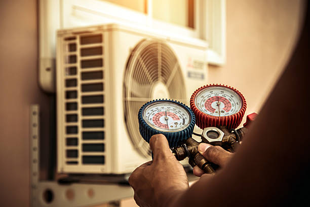Professional Hvac technician working in Linwood, NJ